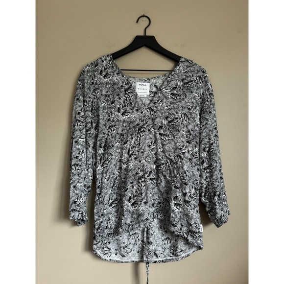RVCA Other - RVCA Black & White Palm Leaf Hoodie Swimsuit Cover-Up